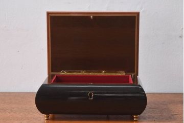 アンティーク雑貨　ビンテージ　イタリア製　MAPSA　上品な雰囲気漂う象嵌のオルゴール(ジュエリーケース)