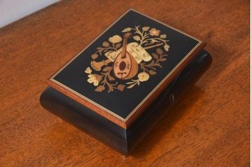 アンティーク雑貨　ビンテージ　イタリア製　MAPSA　上品な雰囲気漂う象嵌のオルゴール(ジュエリーケース)
