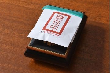 アンティーク雑貨　ビンテージ　イタリア製　MAPSA　上品な雰囲気漂う象嵌のオルゴール(ジュエリーケース)