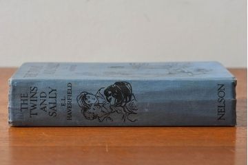 アンティーク雑貨　フランス　ネルソン(NELSON)　アンティークブック(洋書、古書、本)