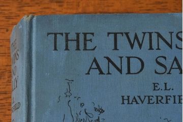 アンティーク雑貨　フランス　ネルソン(NELSON)　アンティークブック(洋書、古書、本)