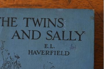 アンティーク雑貨　フランス　ネルソン(NELSON)　アンティークブック(洋書、古書、本)