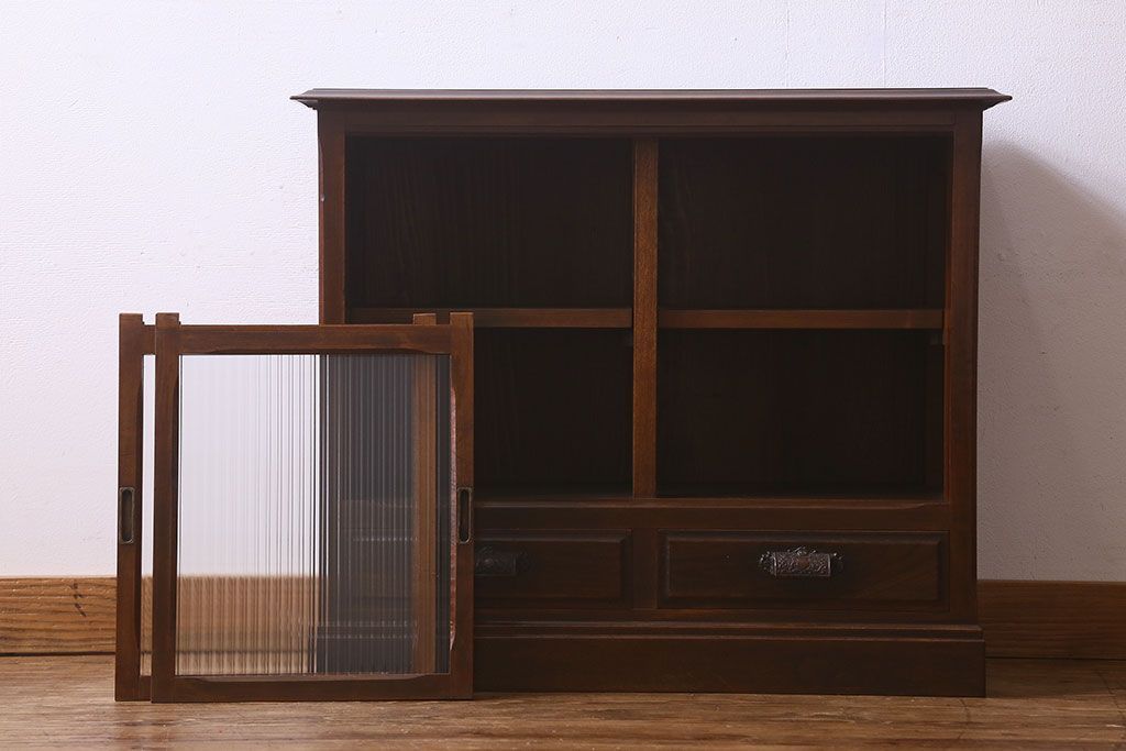 【M様ご決済用】大正ロマン　レトロなガラス入り!小振りなアンティーク戸棚(収納棚、食器棚、本箱)