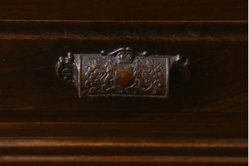 【M様ご決済用】大正ロマン　レトロなガラス入り!小振りなアンティーク戸棚(収納棚、食器棚、本箱)