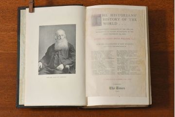 アンティーク雑貨　イギリスアンティーク　The Historians' History of the World　本(洋書、古書、英字本)2冊セット