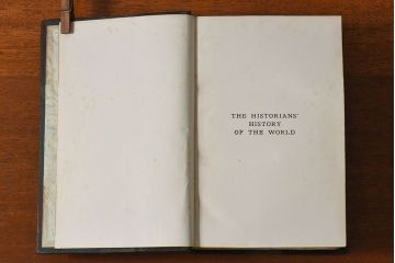 アンティーク雑貨　イギリスアンティーク　The Historians' History of the World　本(洋書、古書、英字本)2冊セット(1)