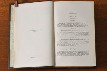 アンティーク雑貨　イギリスアンティーク　The Historians' History of the World　本(洋書、古書、英字本)2冊セット(1)