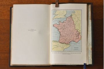 アンティーク雑貨　イギリスアンティーク　The Historians' History of the World　本(洋書、古書、英字本)2冊セット(1)