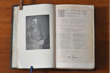 アンティーク雑貨　イギリスアンティーク　The Historians' History of the World　本(洋書、古書、英字本)2冊セット(2)