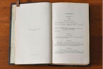 アンティーク雑貨　イギリスアンティーク　The Historians' History of the World　本(洋書、古書、英字本)2冊セット(2)