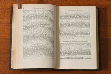 アンティーク雑貨　イギリスアンティーク　The Historians' History of the World　本(洋書、古書、英字本)2冊セット(2)