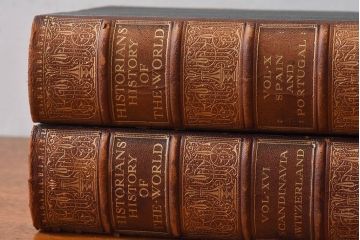 アンティーク雑貨　イギリスアンティーク　The Historians' History of the World　本(洋書、古書、英字本)2冊セット(3)