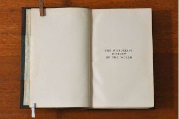 アンティーク雑貨　イギリスアンティーク　The Historians' History of the World　本(洋書、古書、英字本)2冊セット(3)