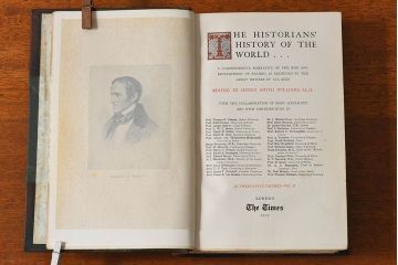 アンティーク雑貨　イギリスアンティーク　The Historians' History of the World　本(洋書、古書、英字本)2冊セット(3)