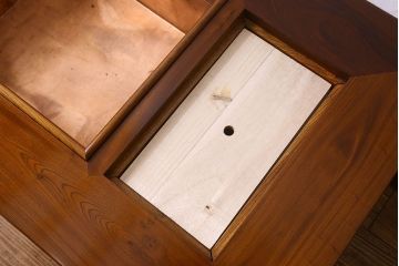 アンティーク雑貨　中古美品　存在感抜群!重厚な雰囲気漂う総ケヤキ材の関西火鉢(長火鉢、木製火鉢、テーブル)