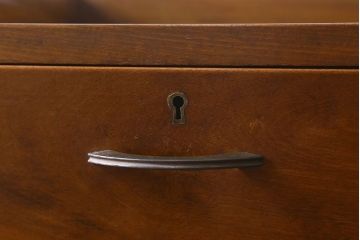 レトロ家具　昭和レトロ　カバ材製のシンプルなヴィンテージチェスト(引き出し、衣装箪笥、ビンテージ)