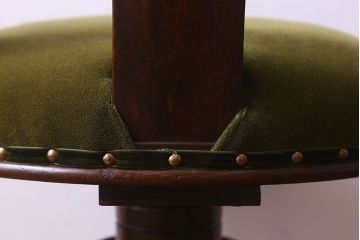 アンティーク家具　和製アンティーク　栗材　シックな雰囲気漂う回転イス(椅子、チェア、ワークチェア)