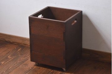 アンティーク雑貨　和製アンティーク　ナラ材　古い木味が魅力的なキャスター付きごみ箱(木箱)(3)