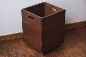 アンティーク雑貨　和製アンティーク　ナラ材　古い木味が魅力的なキャスター付きごみ箱(木箱)(3)