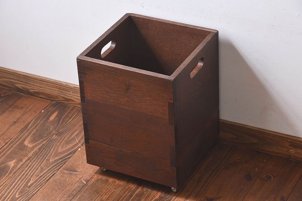 アンティーク雑貨　和製アンティーク　ナラ材　古い木味が魅力的なキャスター付きごみ箱(木箱)(3)