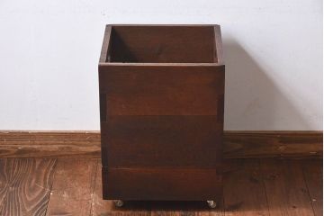 アンティーク雑貨　和製アンティーク　ナラ材　古い木味が魅力的なキャスター付きごみ箱(木箱)(3)
