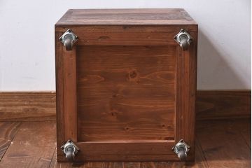 アンティーク雑貨　和製アンティーク　ナラ材　古い木味が魅力的なキャスター付きごみ箱(木箱)(3)