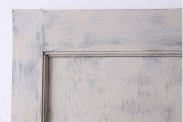 ペイント家具　チェッカーガラス入り　シャビーな風合いが魅力的な木製ドア(扉)