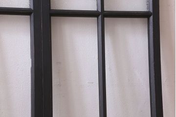 和製アンティーク　モダンな雰囲気漂うガラス戸(引き戸、建具)2枚組