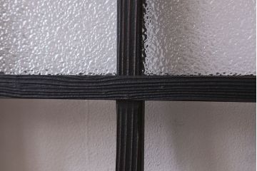 和製アンティーク　モダンな雰囲気漂うガラス戸(引き戸、建具)2枚組