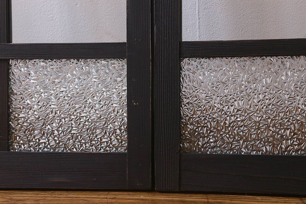 和製アンティーク　モダンな雰囲気漂うガラス戸(引き戸、建具)2枚組