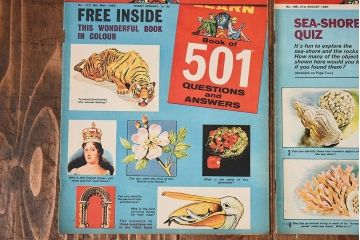 アンティーク雑貨　イギリス製　LOOK AND LEARN　ビンテージ雑誌(コミック、週刊誌)2冊セット