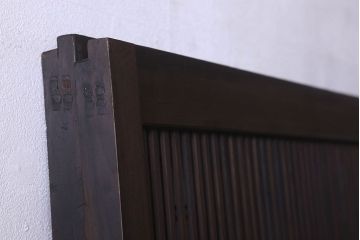 和製アンティーク　腰板ケヤキ材　モダン 裏障子付きの帯格子戸(引き戸、建具)2枚組