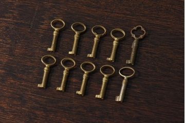 アンティーク雑貨　イギリスアンティーク　シャビーな雰囲気が魅力的なキー(鍵、カギ)10本セット(3)