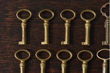 アンティーク雑貨　イギリスアンティーク　シャビーな雰囲気が魅力的なキー(鍵、カギ)10本セット(3)