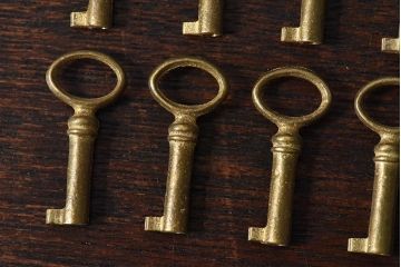 アンティーク雑貨　イギリスアンティーク　シャビーな雰囲気が魅力的なキー(鍵、カギ)10本セット(3)