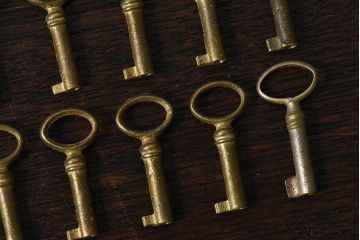アンティーク雑貨　イギリスアンティーク　シャビーな雰囲気が魅力的なキー(鍵、カギ)10本セット(3)