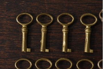 アンティーク雑貨　イギリスアンティーク　シャビーな雰囲気が魅力的なキー(鍵、カギ)10本セット(3)