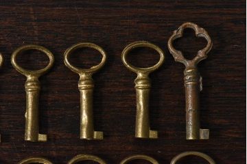 アンティーク雑貨　イギリスアンティーク　シャビーな雰囲気が魅力的なキー(鍵、カギ)10本セット(3)