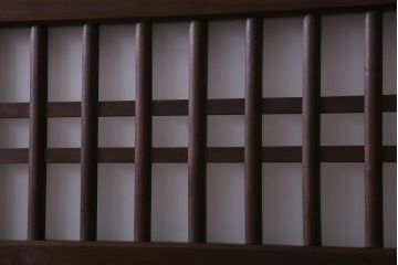 和製アンティーク　モダンな雰囲気漂うガラス入り格子帯戸(ガラス帯戸、板戸、格子戸)3枚組