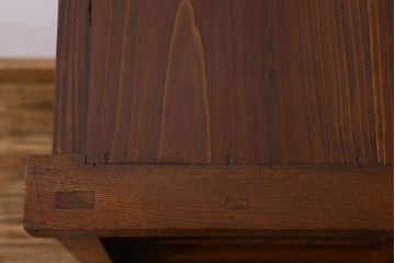 アンティーク家具　和製アンティーク　前面ケヤキ材　杢目が魅力的な小振りの戸棚(収納棚、食器棚、チェスト)