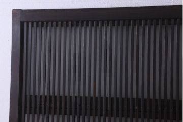 和製アンティーク　腰板ケヤキ材　深みのある色合いのガラス入り格子戸(引き戸、ガラス帯戸)2枚セット