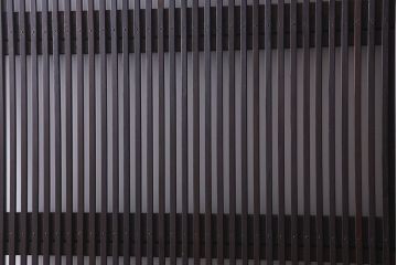 和製アンティーク　腰板ケヤキ材　深みのある色合いのガラス入り格子戸(引き戸、ガラス帯戸)2枚セット