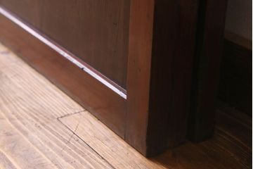 和製アンティーク　深みのある色合いが存在感を放つ板戸(引き戸)3枚組