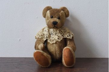 アンティーク雑貨　Susan Weber-Nagle(スーザン・ウェーバー・ネーグル)　レースがお洒落なテディベア