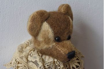 アンティーク雑貨　Susan Weber-Nagle(スーザン・ウェーバー・ネーグル)　レースがお洒落なテディベア