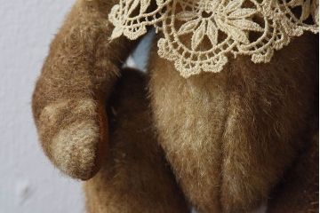 アンティーク雑貨　Susan Weber-Nagle(スーザン・ウェーバー・ネーグル)　レースがお洒落なテディベア