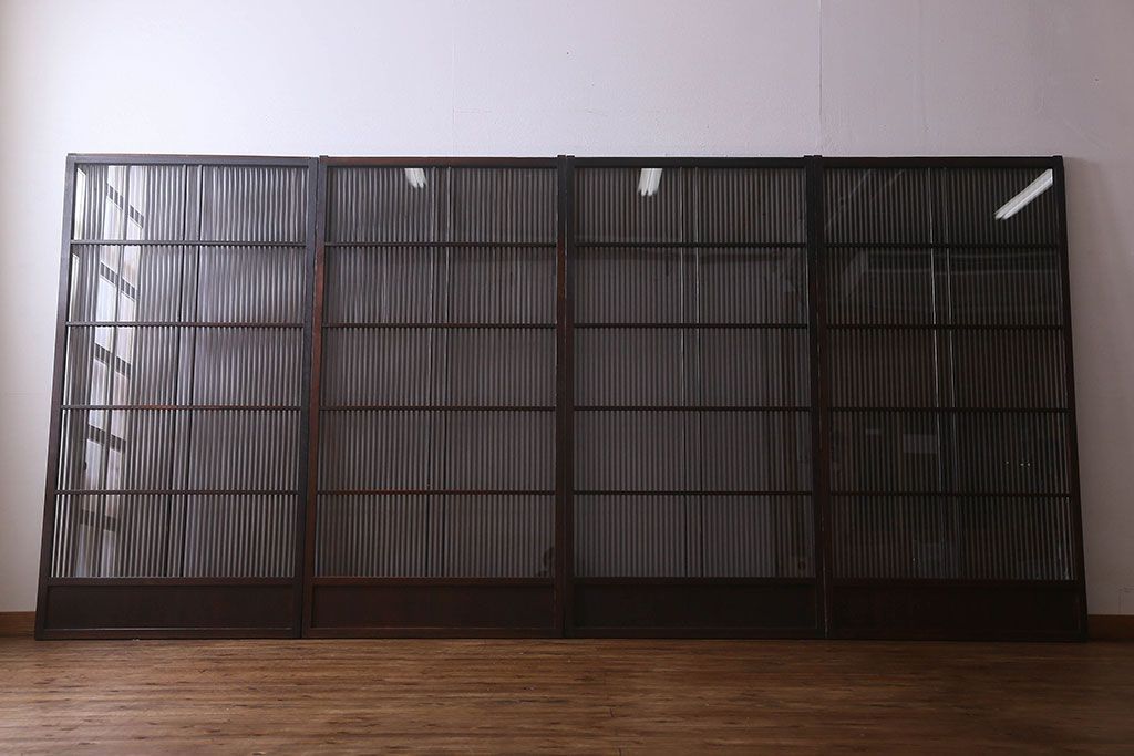 和製アンティーク　細かな格子が美しい　ガラス入り格子戸(引き戸、建具)4枚組