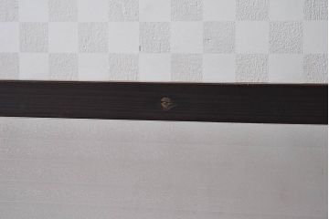 昭和レトロ　市松ガラス入り　レトロな雰囲気が魅力的なガラス戸(フィックス窓、はめ殺し窓、明かり取り)