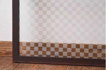 昭和レトロ　市松ガラス入り　レトロな雰囲気が魅力的なガラス戸(フィックス窓、はめ殺し窓、明かり取り)