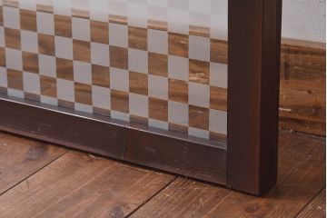 昭和レトロ　市松ガラス入り　レトロな雰囲気が魅力的なガラス戸(フィックス窓、はめ殺し窓、明かり取り)